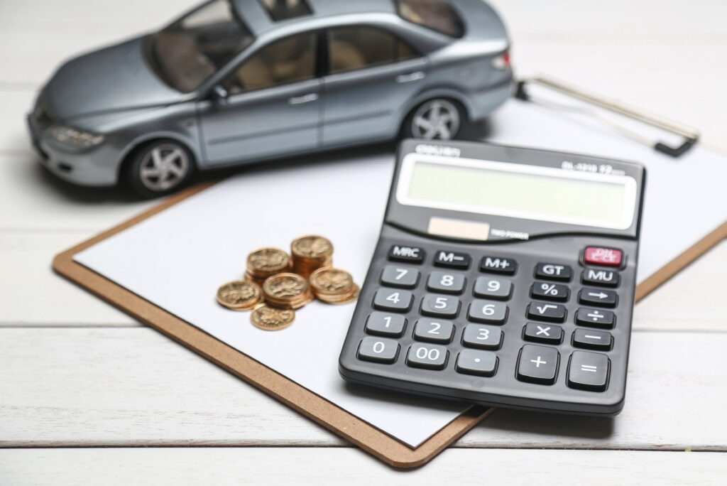 Comprar um carro zero financiado ou investir? A diferença é INSANA!